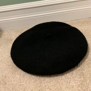 urban outfitters beret